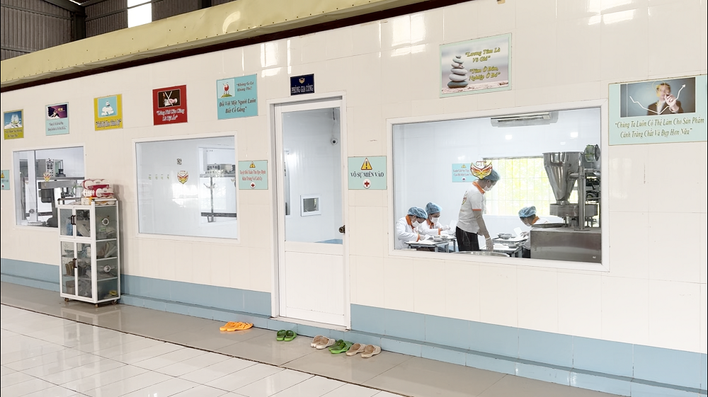xưởng sản xuất cánh trắng 